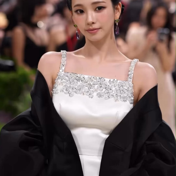260505 VOGUE Hong Kong Instagram Update with Karina @ The 2026 Met Gala