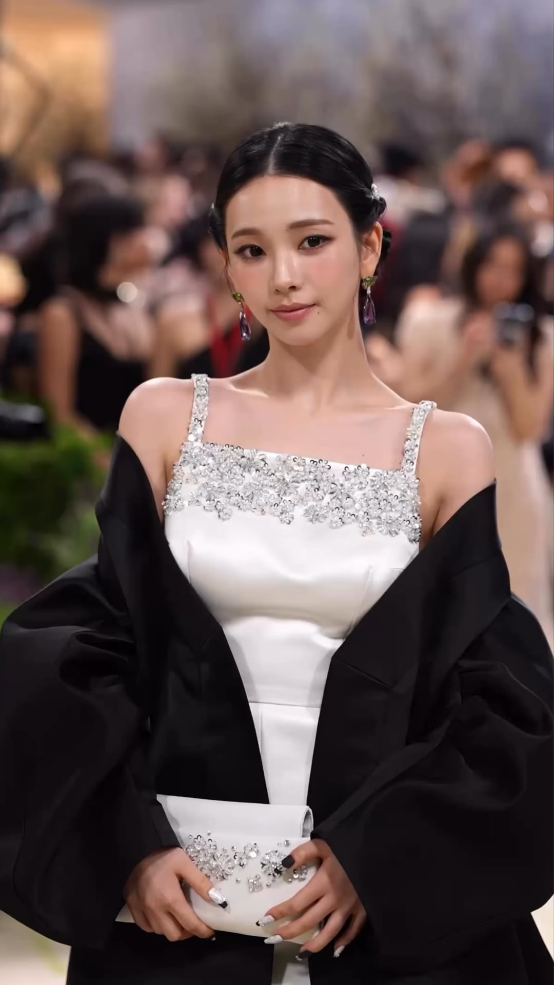 260505 VOGUE Hong Kong Instagram Update with Karina @ The 2026 Met Gala