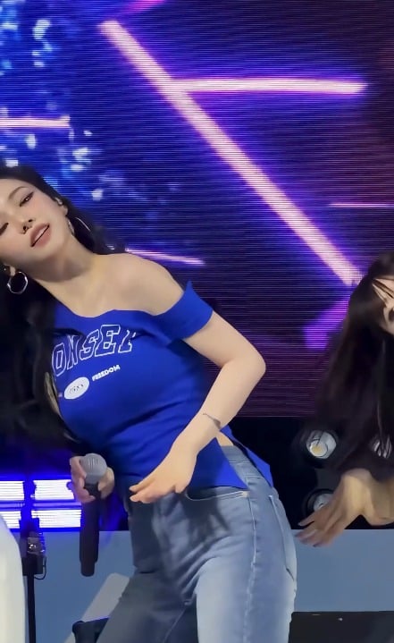 260523 Karina