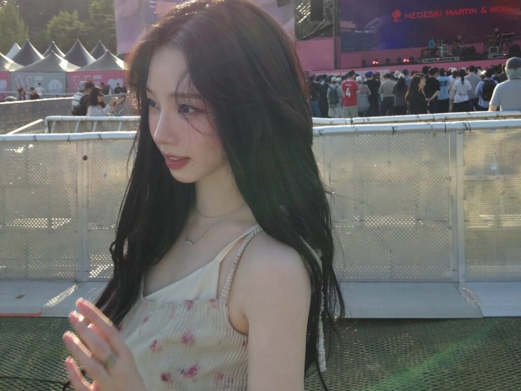 260527 Karina Instagram Update with Han Sua