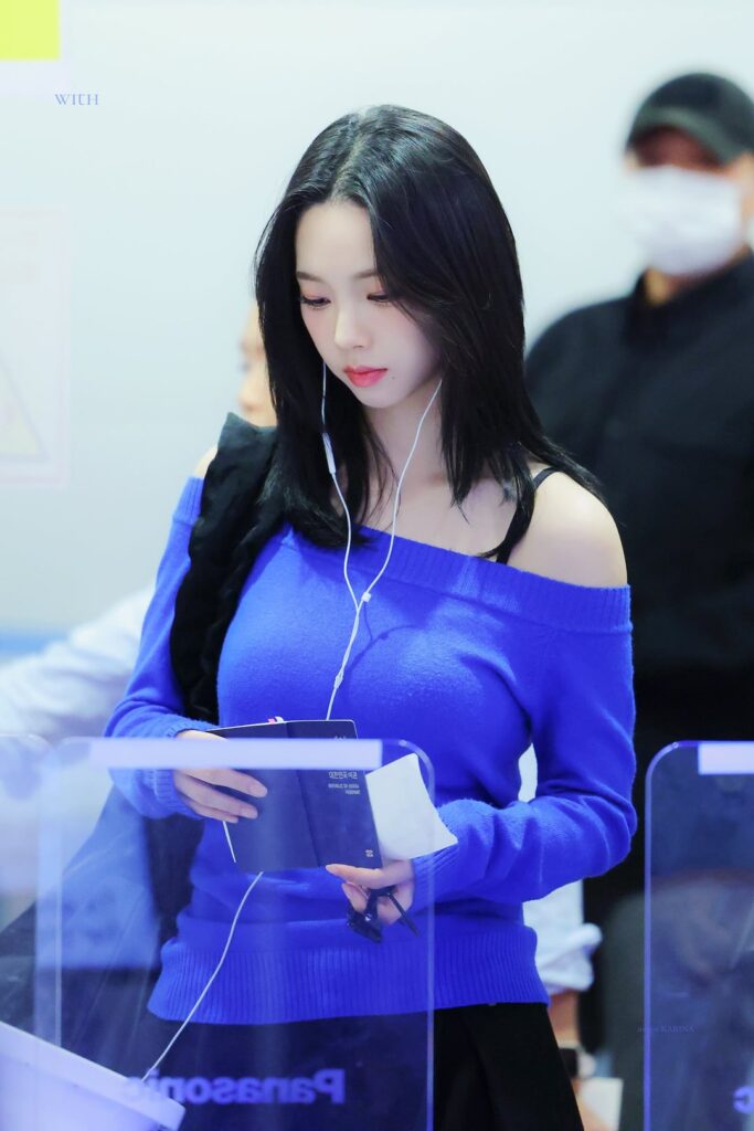 260427 Karina