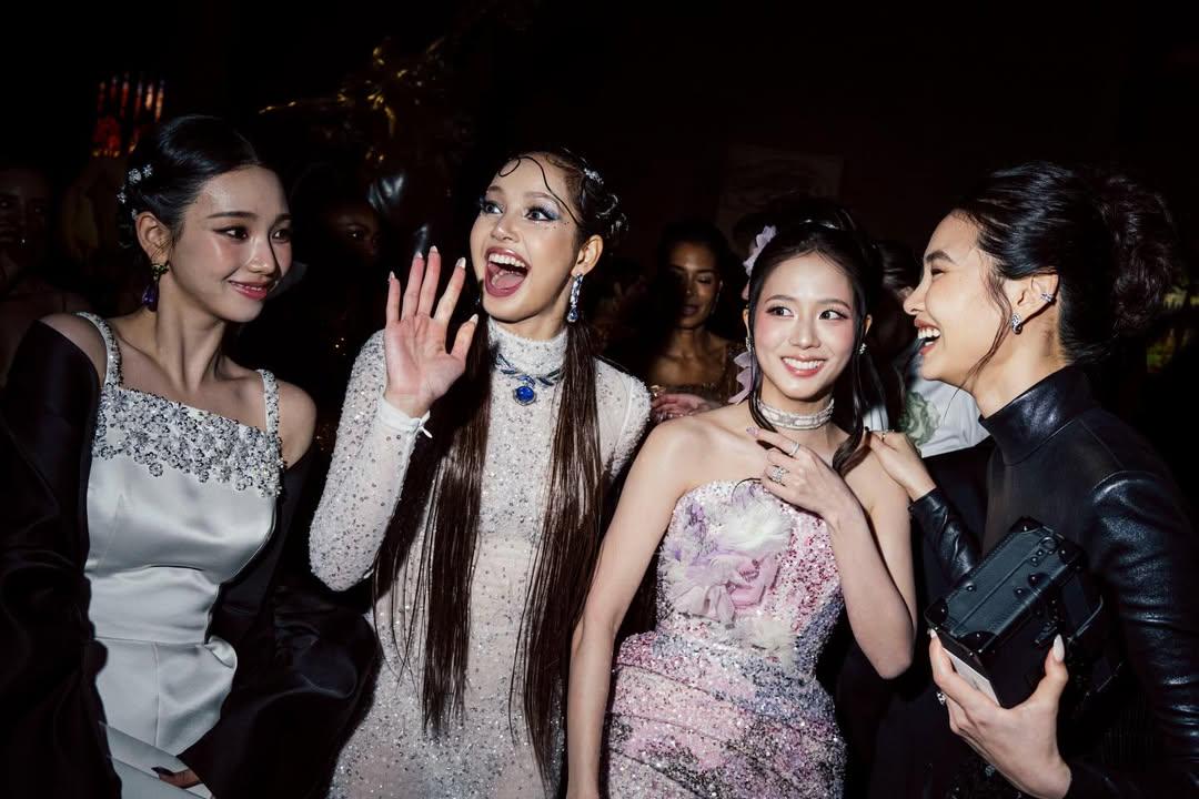 260507 poupayphoto Instagram Update with Karina (with BLACKPINK LISA & JISOO, & Jung Hoyeon)