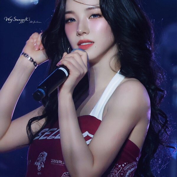 260522 Karina