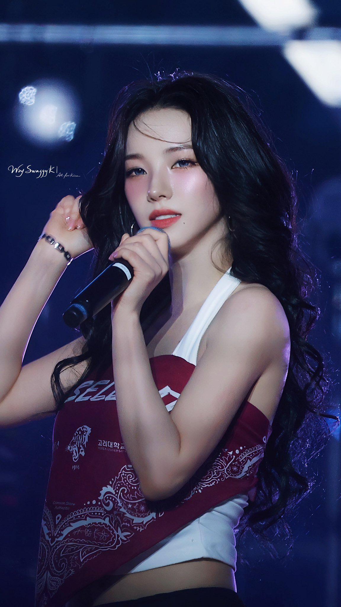 260522 Karina