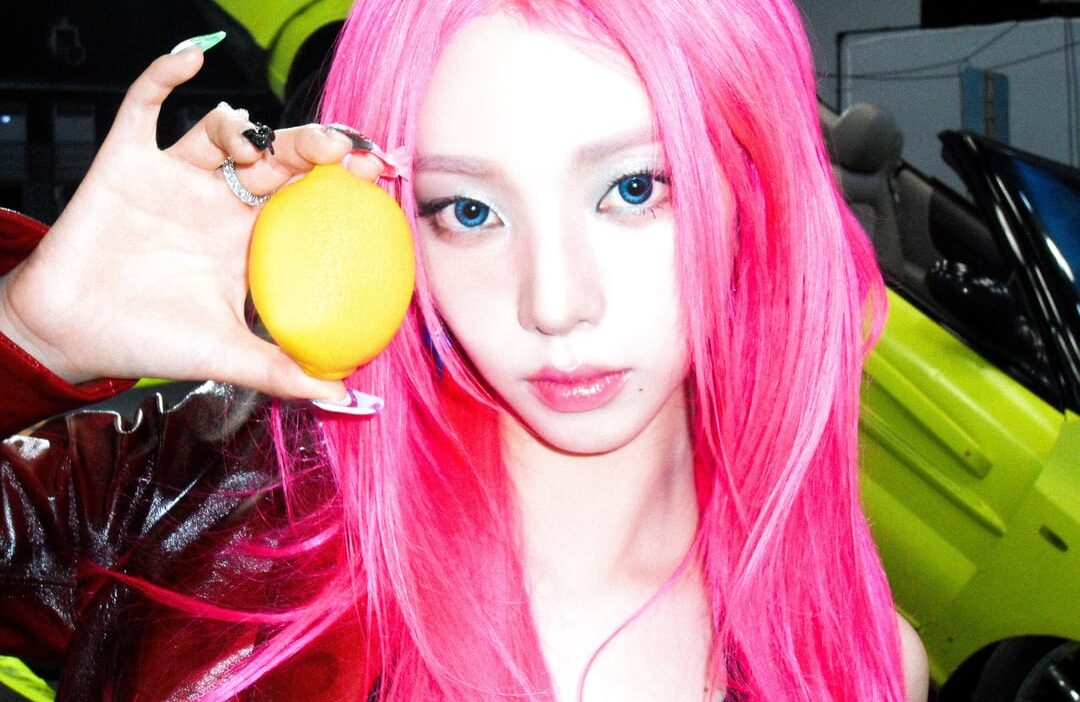 260615 aespa - The 2nd Album: LEMONADE (Complæxity: LEMONADE Is Ready - Karina & Giselle Behind Pics)