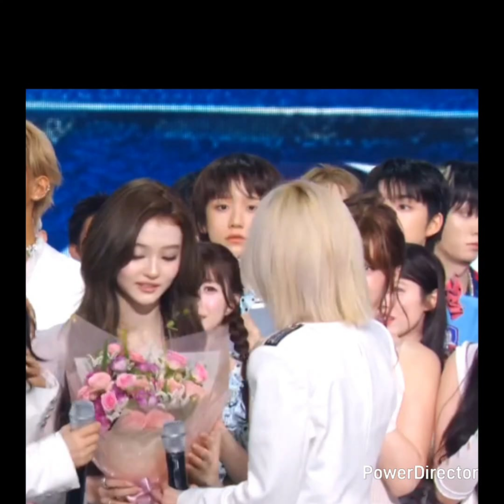 Winter of aespa being gazed at with "sparkling" eyes by a member of CUTIE STREET（japan idol ）