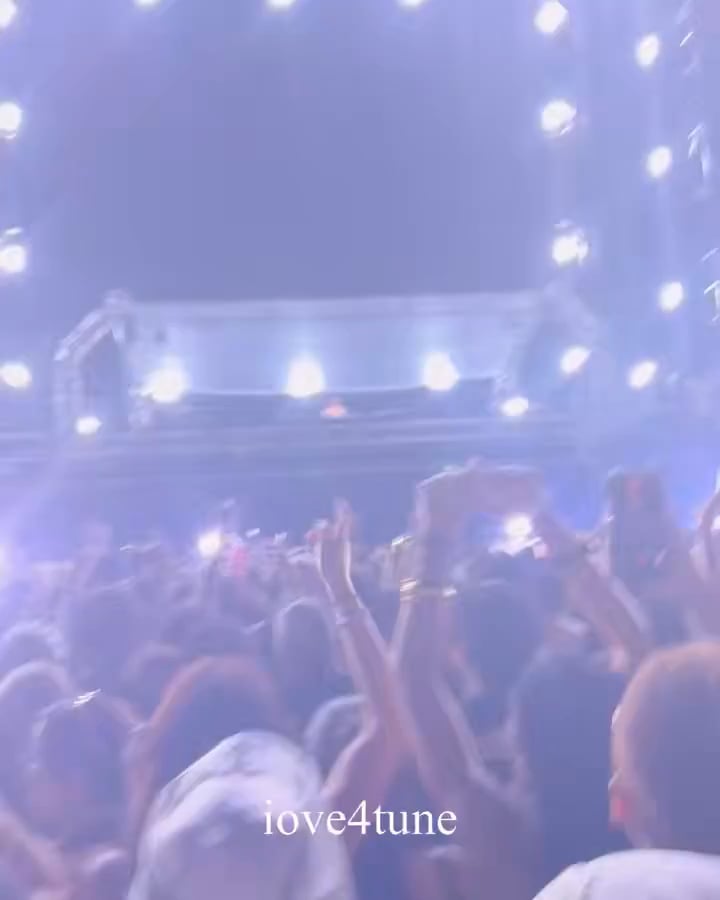260613 Zedd performed his 'LEMONADE' remix at the 2026 WORLD DJ FESTIVAL in Seoul, including a special shoutout from Karina & Winter