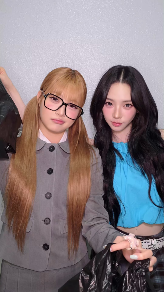 260601 LE SSERAFIM TikTok Update with Karina - Bong-pala 💙🙏 (w/ Hong Eunchae)
