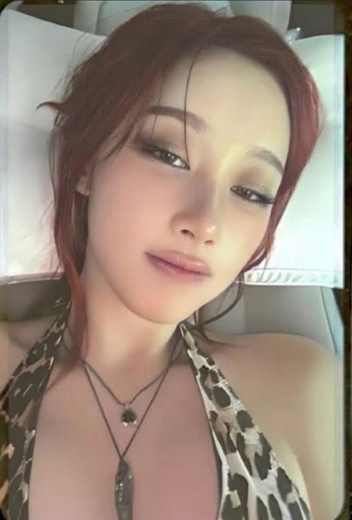 The world's hottest Giselle photocard lol