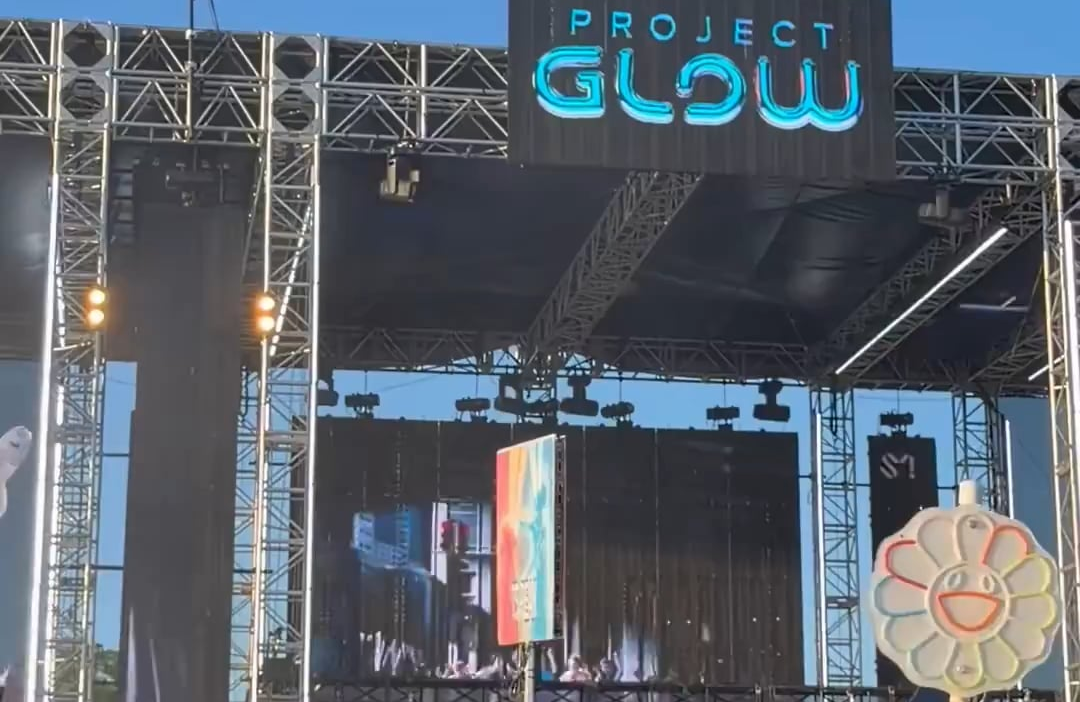260602 aespa's 'LEMONADE' played at Ray Volpe's 'Project GLOW' set