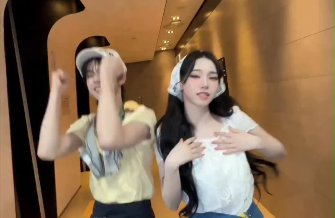 260606 aespa TikTok Update with Karina - LEMONADE w/ TWS Dohoon