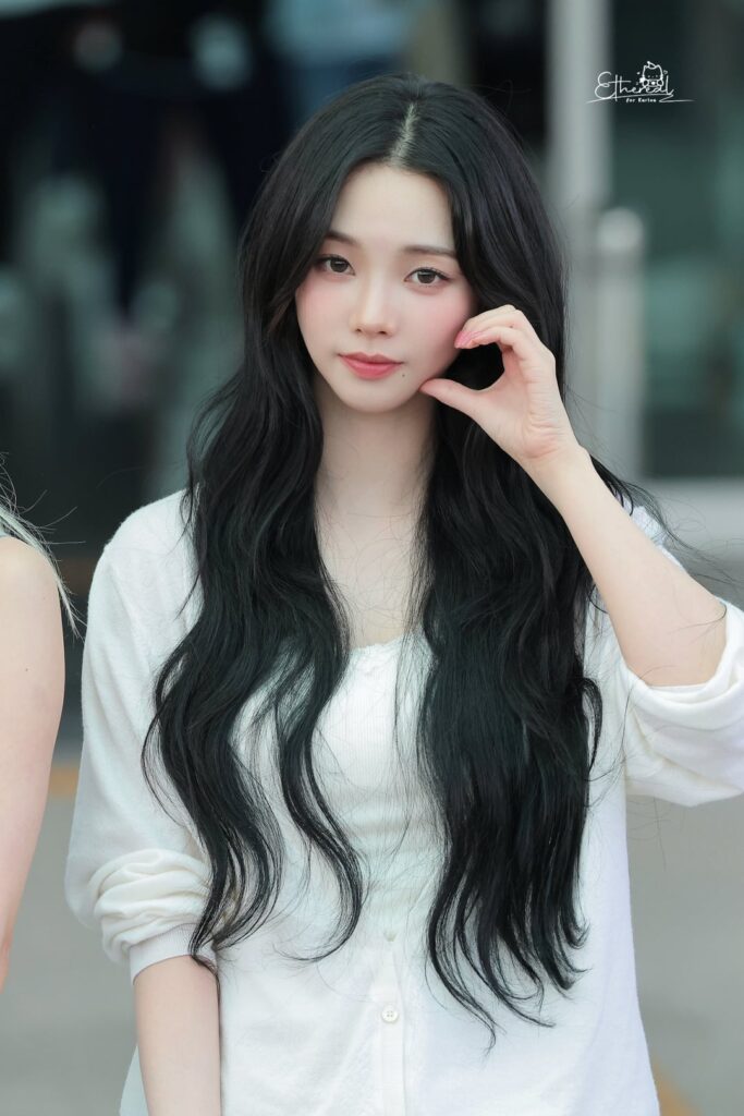 260610 Karina