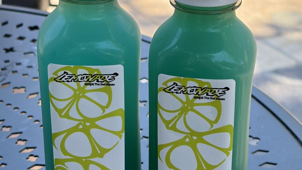 260602 Capitol Music Twitter Update - Get limited edition Blue Pineapple 'LEMONADE' only at 'PressedJuicery', The Grove!