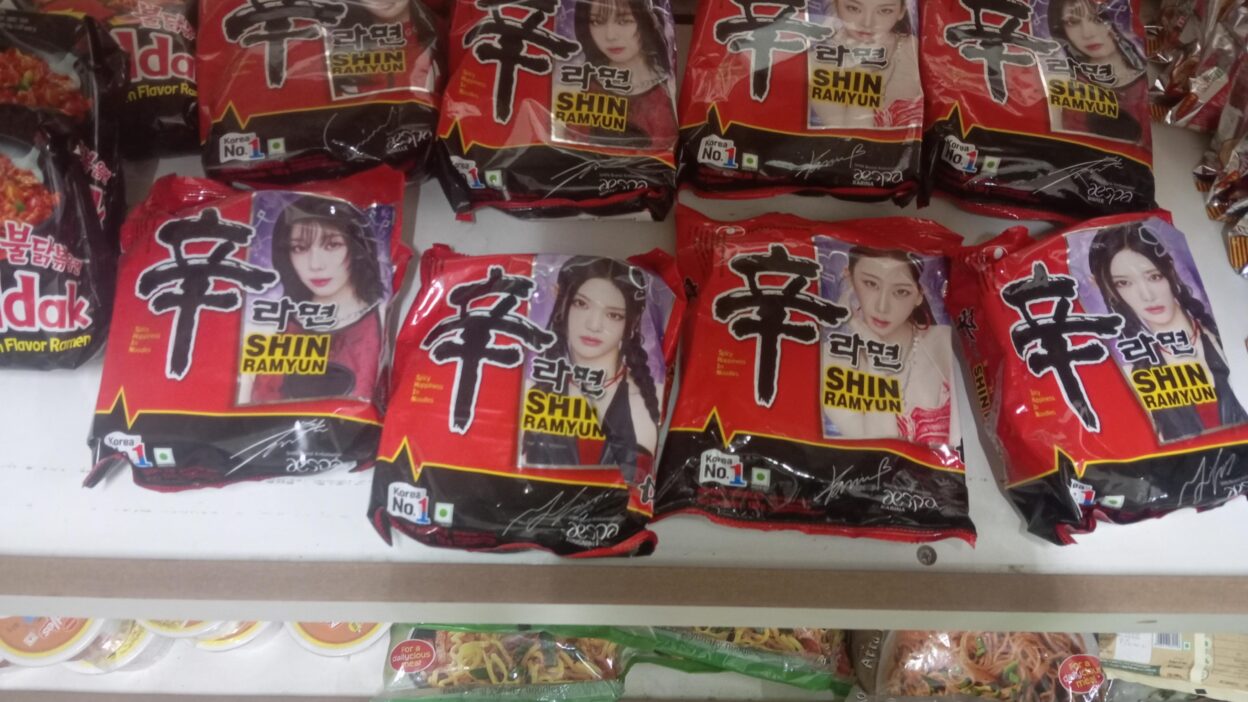 They got aespa advertising noodles here