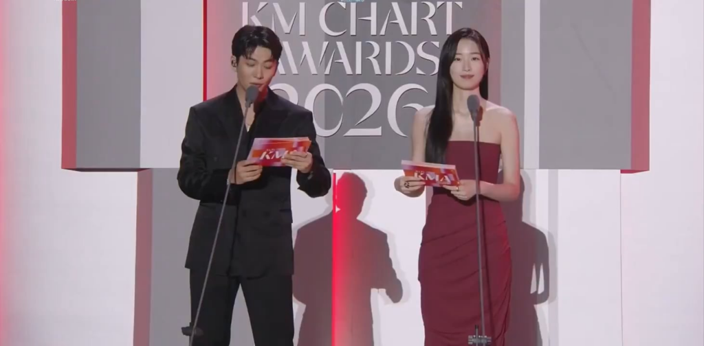 260725 Winter wins Fan's Choice 'Best Popular Solo Female' at KM CHART AWARDS 2026