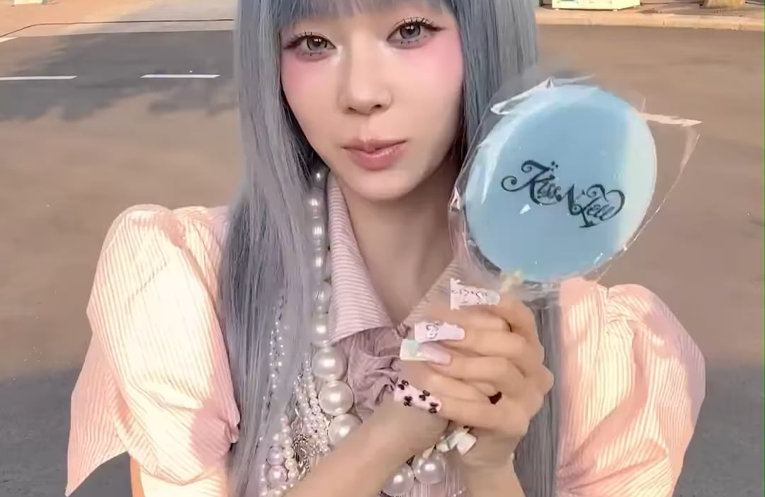 260728 aespa TikTok Update with Winter - kissing u