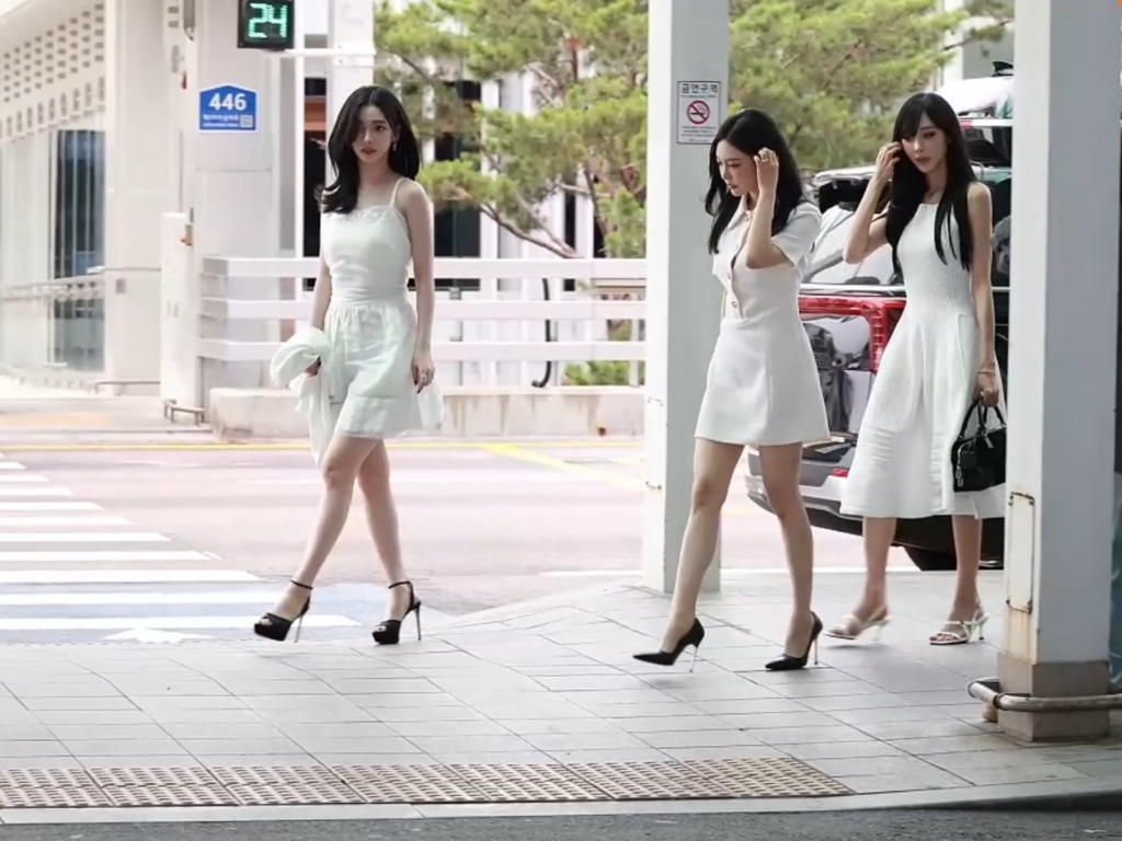 260716 aespa departs for 2026 Japan Fanmeeting 'MY CLASSMaeTE' (via Newsen)