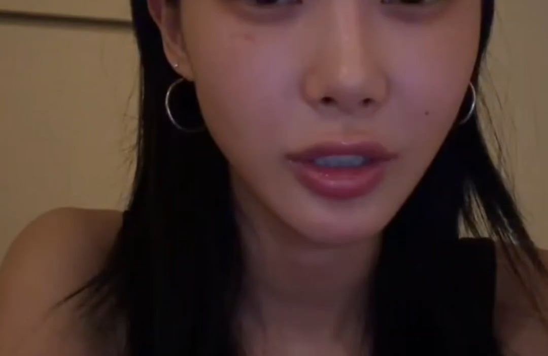260726 Giselle on 'KISS N TELL': "It was a b-side for Korean album or Japanese one? ...I talked to the members about it. I was like “What if we have a comeback with it instead?” I suggested that. Realistically, it didn't fit aespa's overall concept. but we thought it might work well for a JPN album.