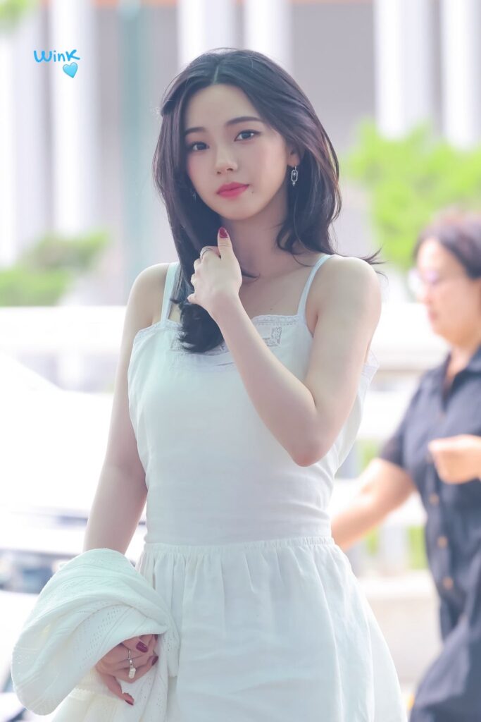 260716 Karina