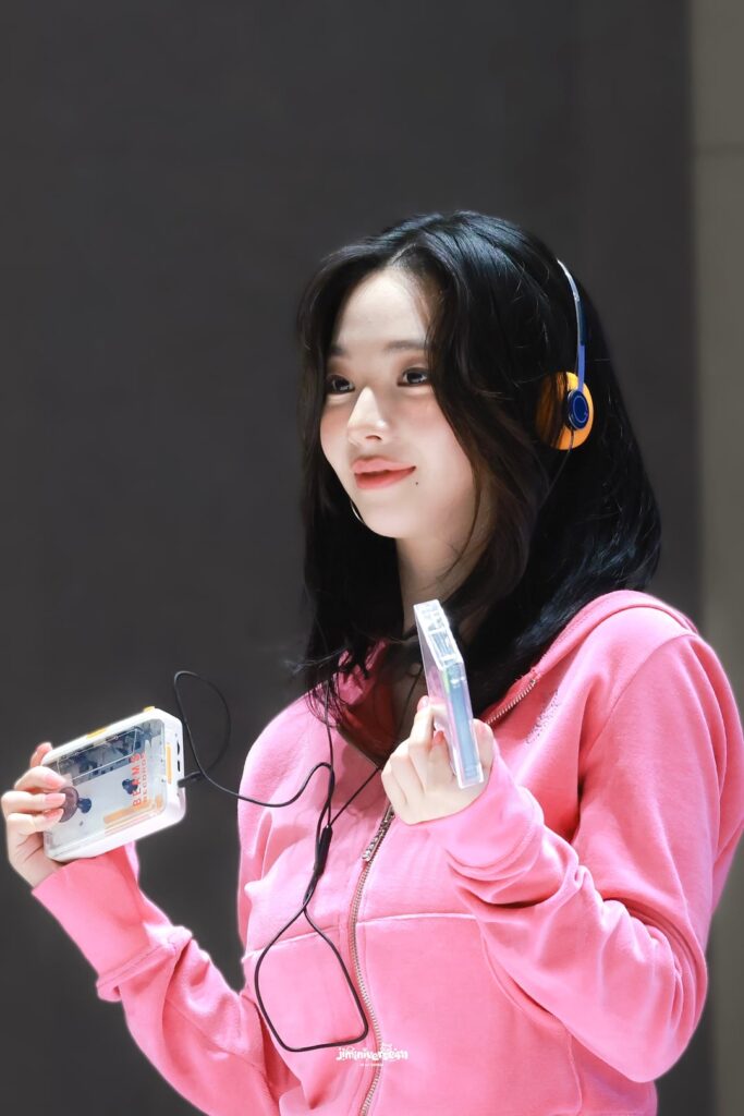 260704 Karina