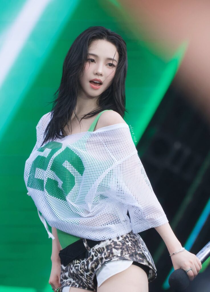 260725 Karina