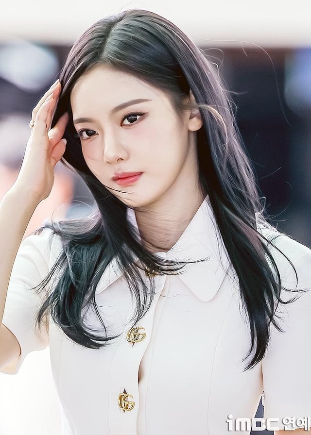 260716 Ningning