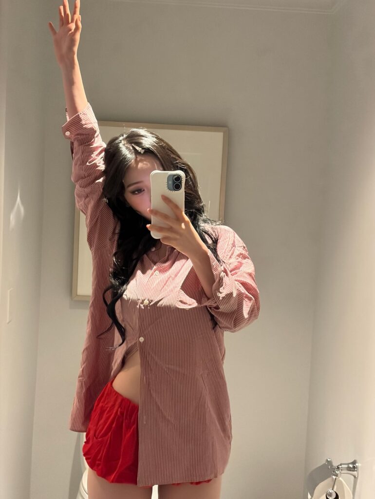 260803 Karina Instagram Update