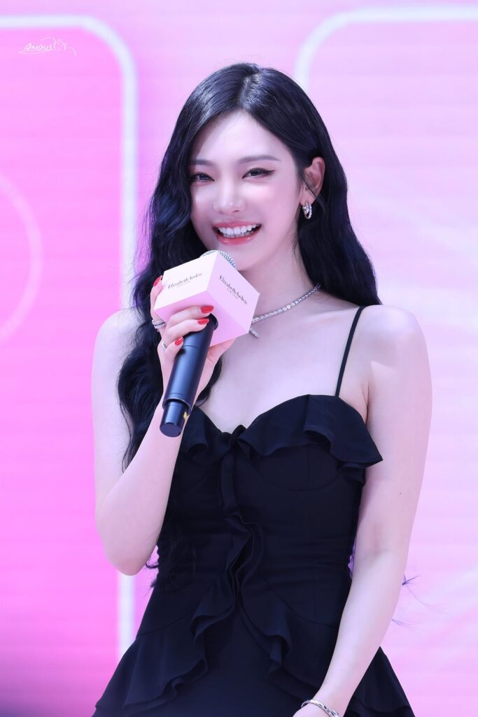 260813 Ningning